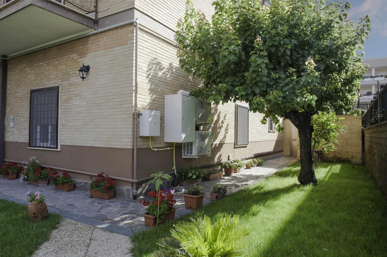 Bed and Breakfast Il Giardino Dell'Eden Acilia Exteriér fotografie